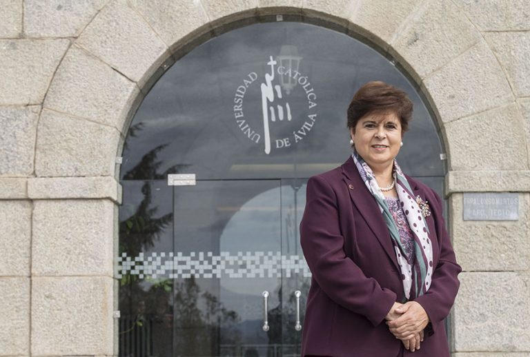 La UCAV ofrece formación presencial a la vez que online para todos los alumnos