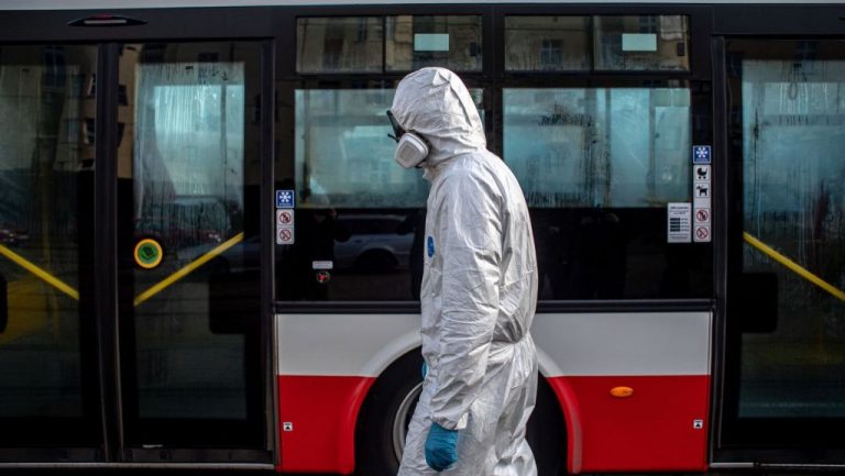 El número de casos se dispara en Navarra y llega a 698, en una jornada con dos fallecidos