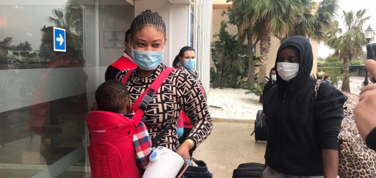 Junta Andalucía y Senator Hotels habilitan establecimiento para garantizar cuarentenas de migrantes