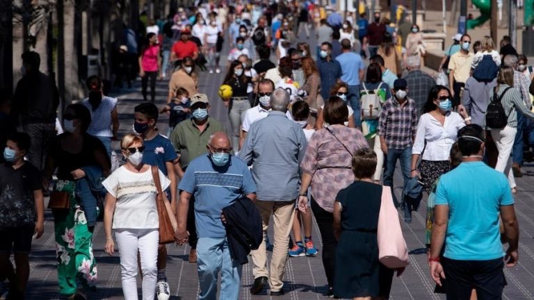 El 37% de los españoles cree que el COVID-19 fue creado en un laboratorio de Wuhan