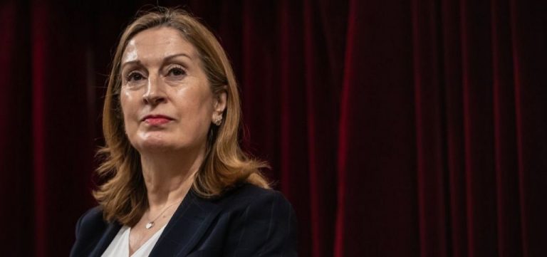Ana Pastor exige a Sánchez 