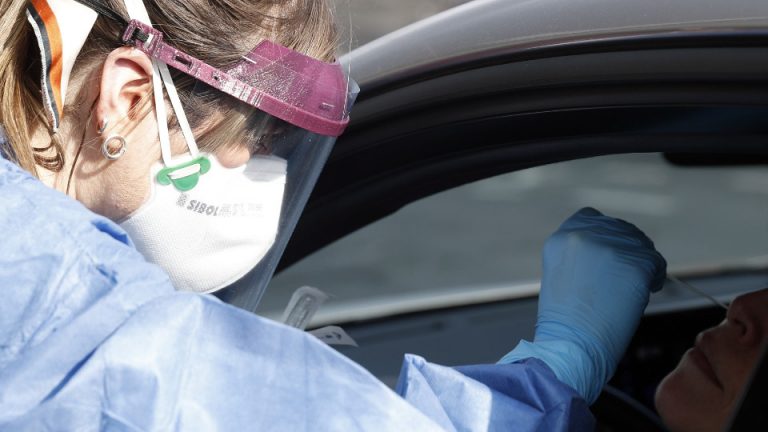 La incidencia de COVID-19 sigue a la baja en Baleares, según Salud