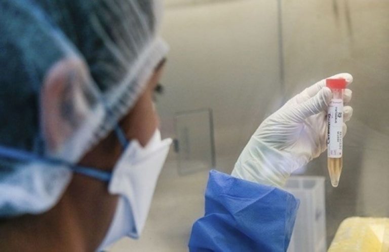 Castilla y León suma más de 2.000 positivos en una jornada con 23 fallecidos