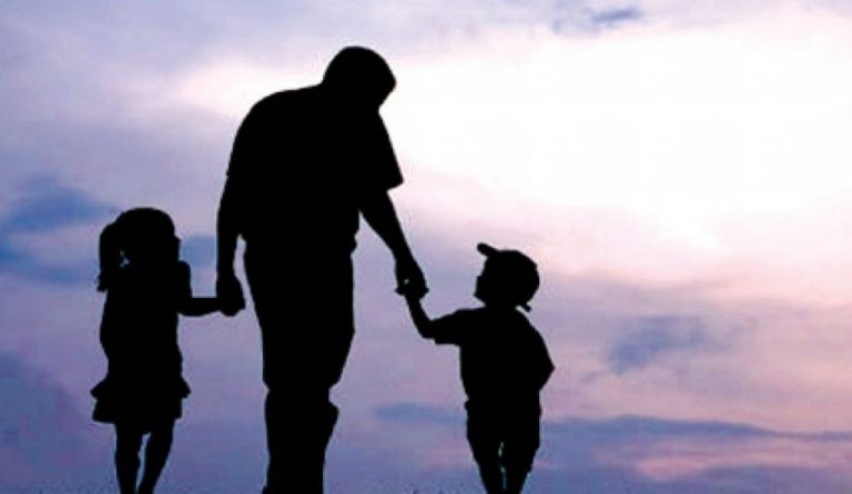 El Senado insta a reconocer como familia numerosa a las monoparentales con dos hijos