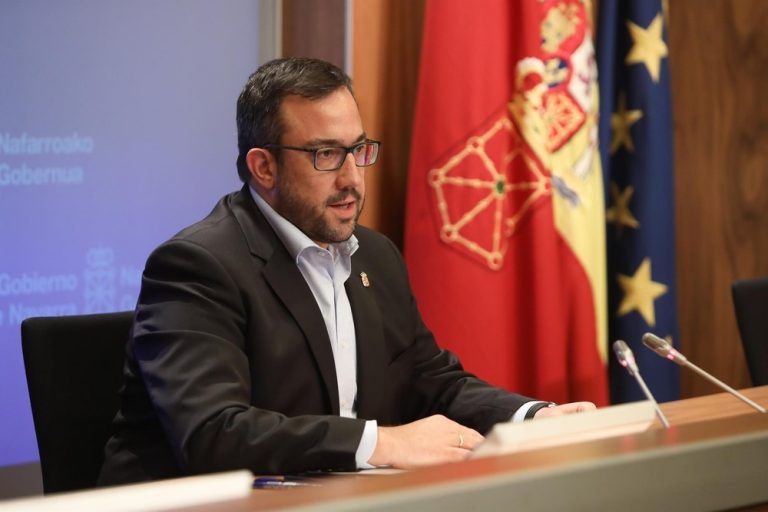 Navarra mantiene el toque de queda y restringe a convivientes las reuniones en espacios privados