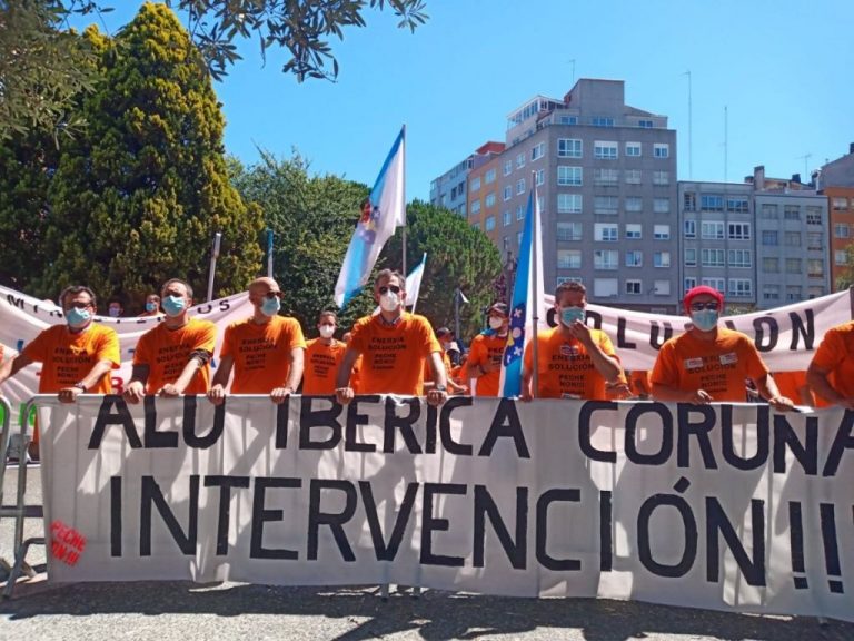 Comité de Alu Ibérica en A Coruña ultima su denuncia ante Fiscalía