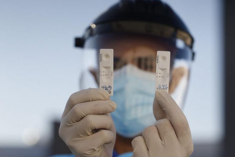 3.149 positivos en Andalucía cierran la peor semana de pandemia con más de 20.000 casos y 175 muertes