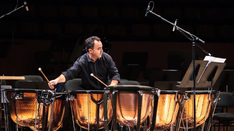El timbalero Javier Eguillor estrena el concierto para batería de Mancini