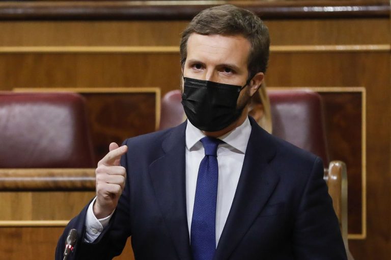 Casado mantiene en vilo a sus diputados ante la moción de censura de Vox