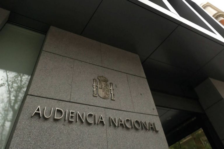 La Audiencia Nacional juzga a un etarra por la colocación en 2000 de una maceta bomba