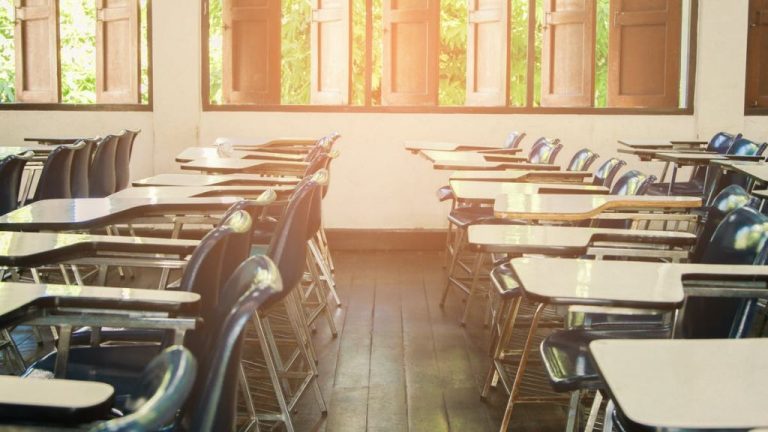 Extremadura envía a los centros aclaraciones sobre la ventilación de las aulas en invierno