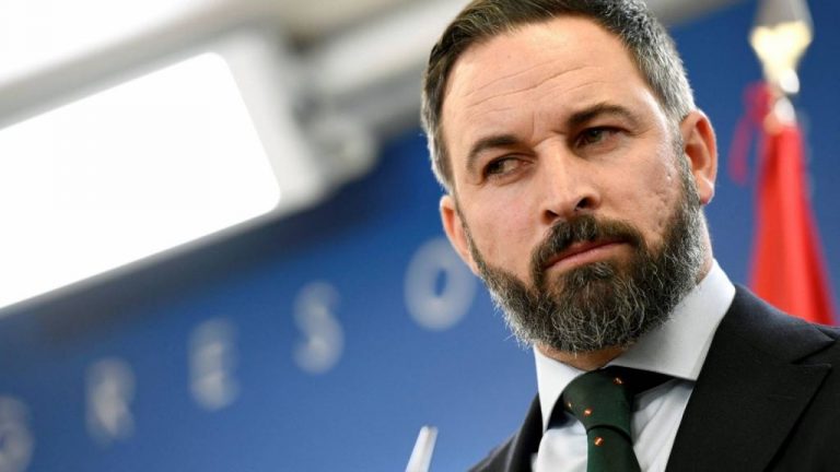 Abascal se pregunta si algún chivato de ETA ocupa escaños de Bildu