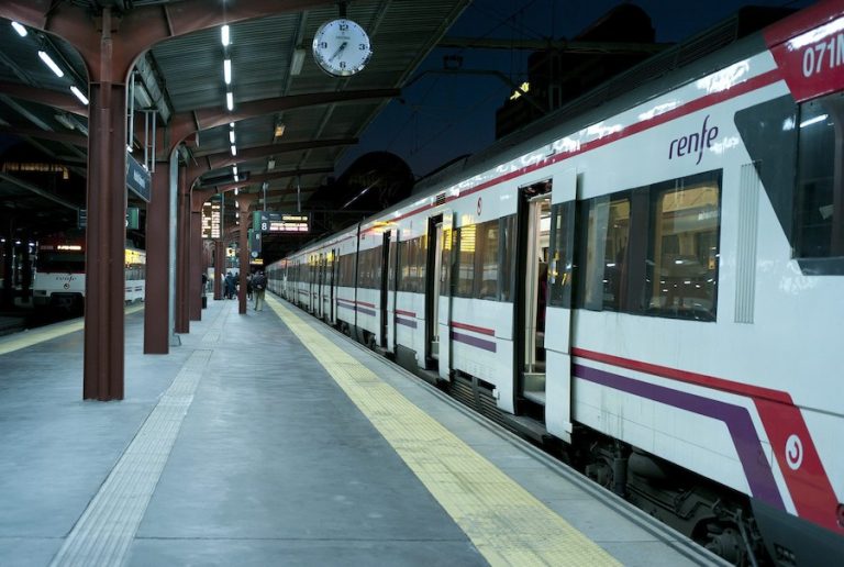 Renfe explora su entrada en el sector inmobiliario dedicado a la logística a través del suelo de sus talleres