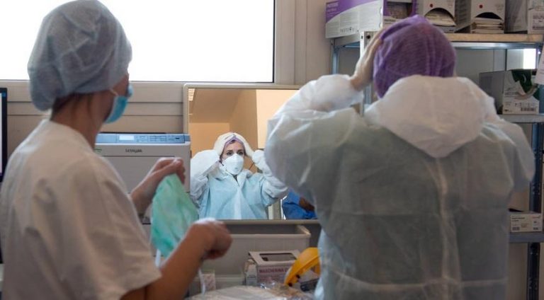 Andalucía suma 33 muertes y 2.042 positivos por Covid con 50 nuevos hospitalizados