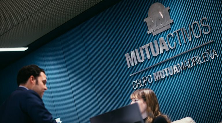 Mutuactivos compra acciones de Amadeus e IAG