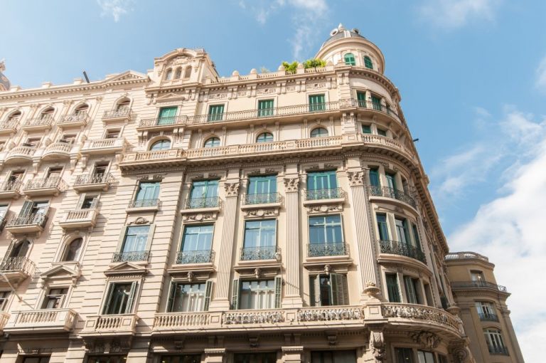 La socimi Tander se expande en Portugal con la compra de cuatro locales