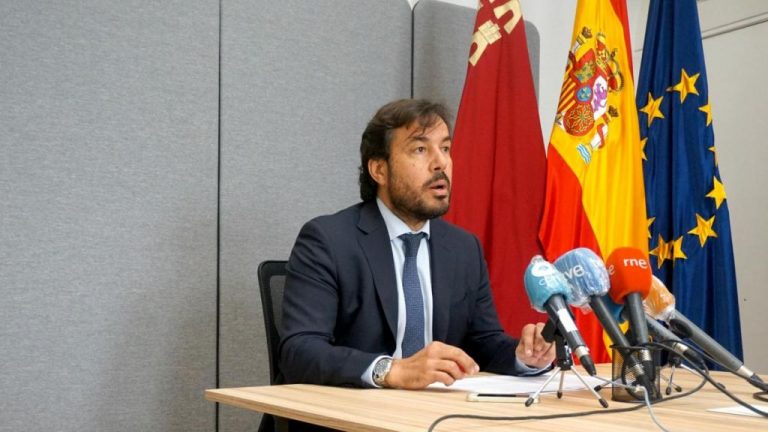 Murcia insta al ministro de Universidades a 