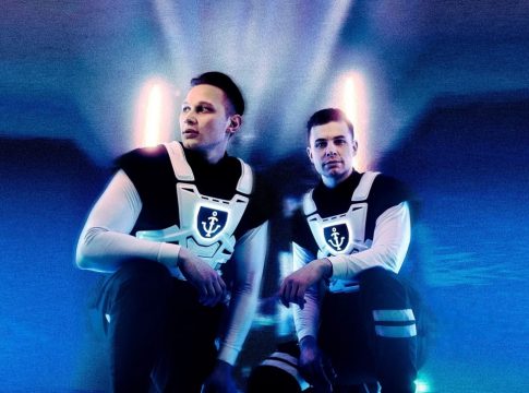 95999575_3793944613980263_6011164243829719040_o Twocolors lovefool