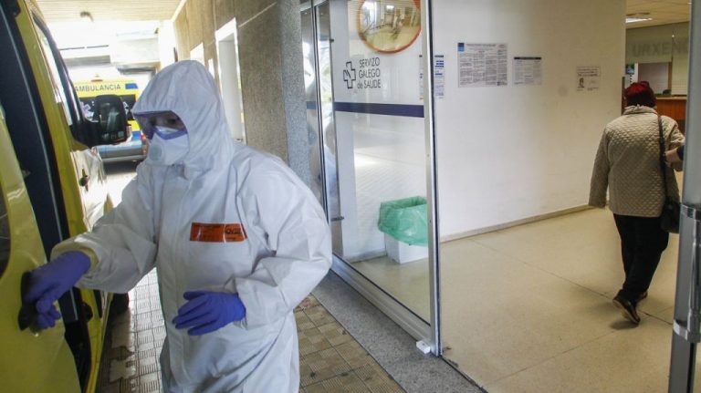 La muerte de cinco personas eleva a 808 los fallecidos con covid-19 en Galicia