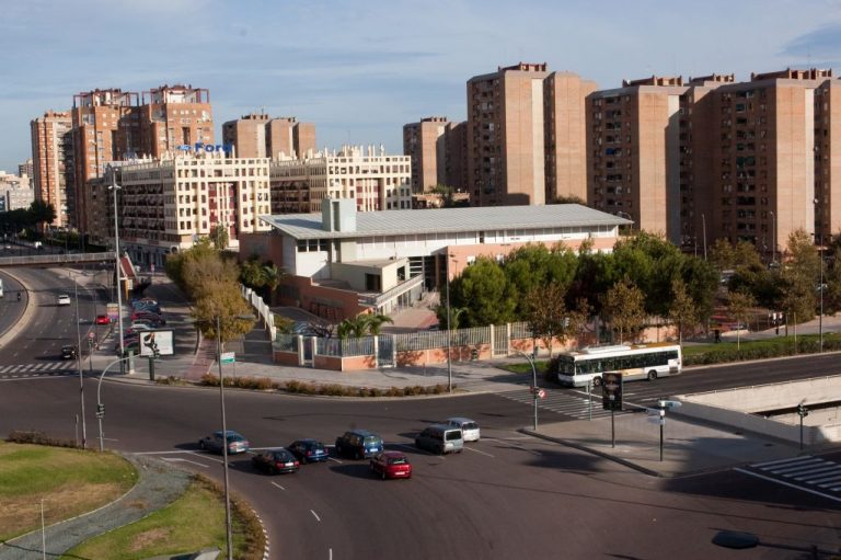 Confinada la residencia universitaria Ausias March de Valencia tras detectar 72 casos