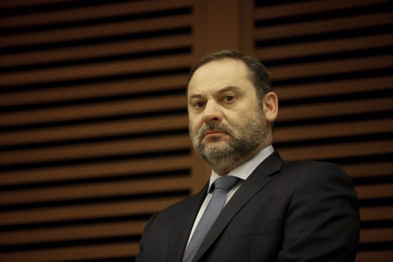 Ábalos dice que el Corredor Atlántico tendrá 