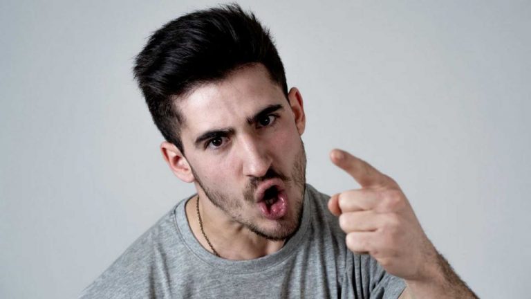 'Block al machismo', campaña de la Universidad de Valencia contra el acoso a las mujeres en redes sociales