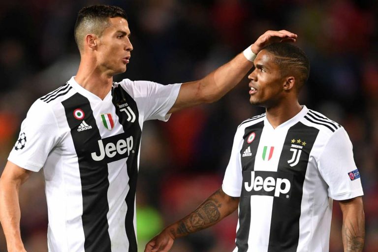 Cristiano Ronaldo enfadado por la muy posible marcha de Douglas Costa
