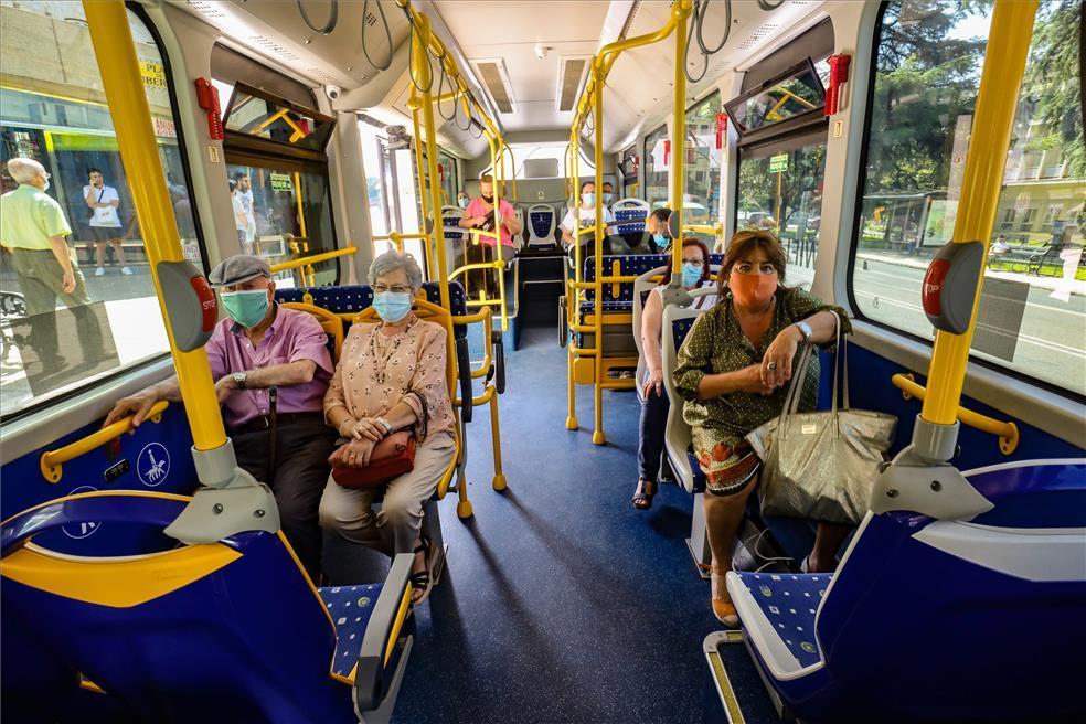 Cuidado con los pasamanos y asientos… Pueden estar contaminados