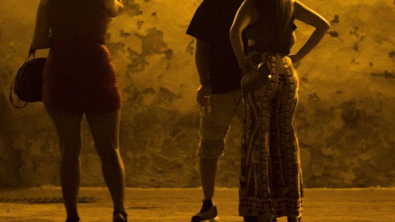 Detenida una red de explotación sexual de mujeres en Cambrils (Tarragona)