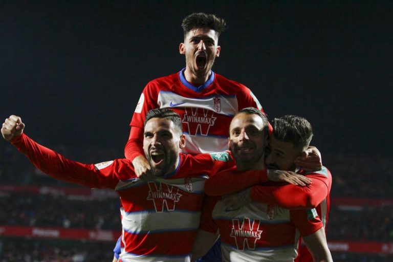 El Granada aparca la euforia europea para visitar el Carranza