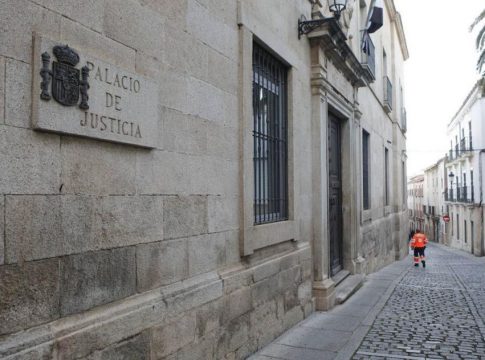 El Tribunal Superior de Justicia de Extremadura El Tribunal Superior de Justicia de Extremadura