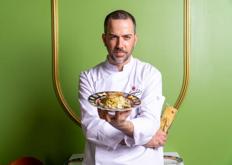 Viste tu mesa al estilo amalfitano con el plato de pasta perfecto