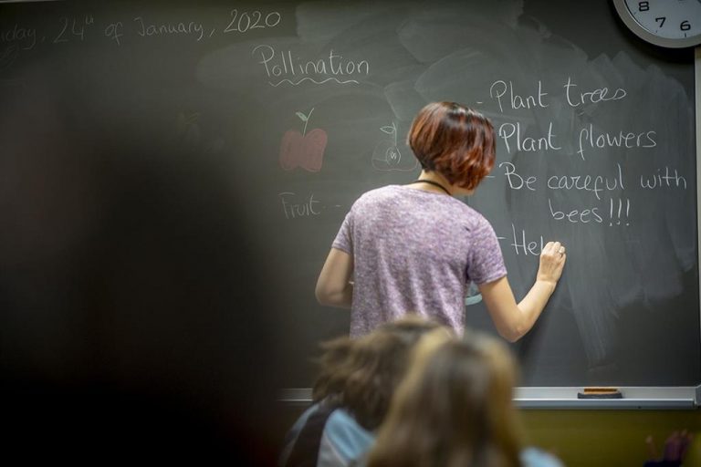 Los alumnos españoles siguen por debajo de la media europea