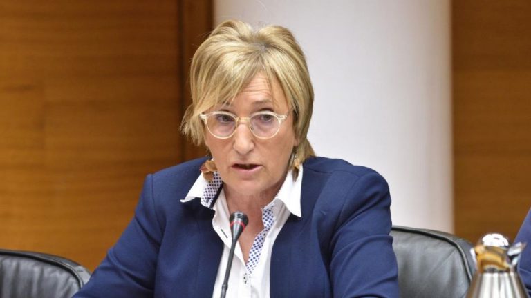 La Comunidad Valenciana restringe el consumo en barras