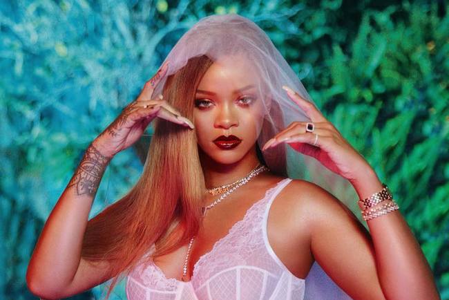 Un mujeriego: las chicas sexys con las que ha estado Benzema 1 Las fotos más sexys del desfile de lencería de Rihanna