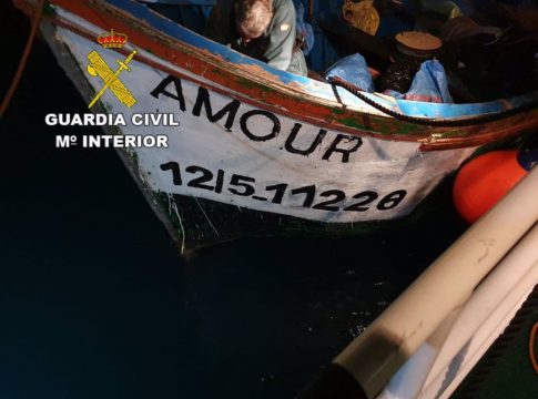 Llegan tres pateras durante la noche a Gran Canaria con 45 migrantes Llegan tres pateras durante la noche a Gran Canaria con 45 migrantes