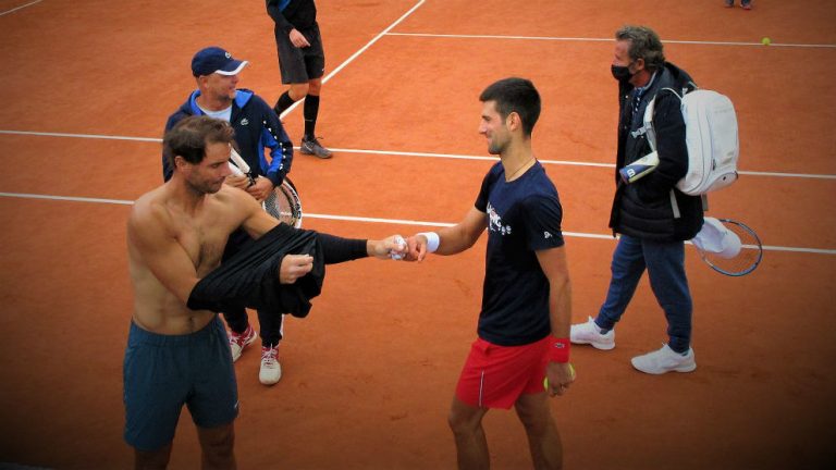 Nadal y Djokovic solo se miran de reojo: el duro escollo a su ansiada final
