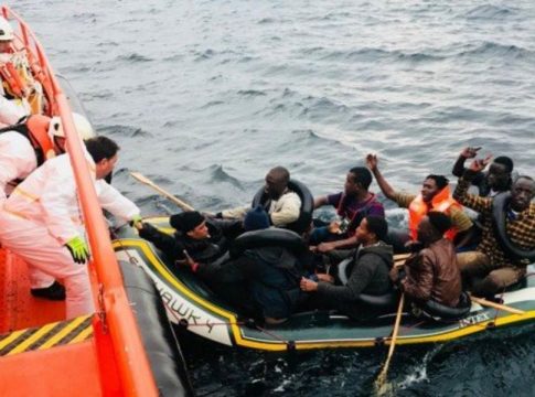 Navegar en pateras Navegar en pateras