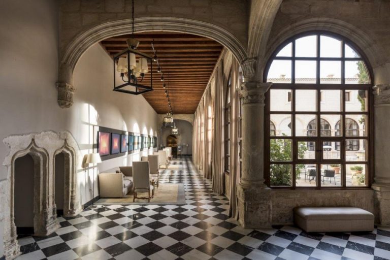 Paradores lanza una oferta especial para residentes locales