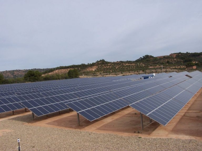 Q-Energy vende una cartera de 73 plantas solares en España