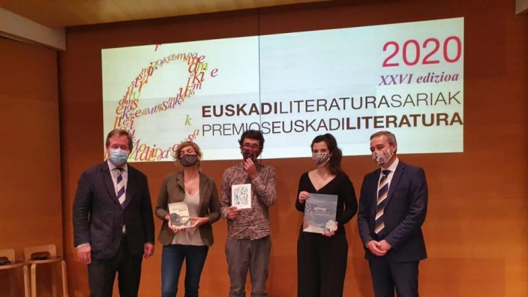 Aixa de la Cruz, Idoia Santamaría Y Uxue Alberdi completan los Premios Euskadi de Literatura 2020
