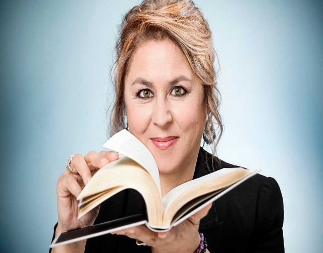 'Pídeme lo que quieras' Megan Maxwell
