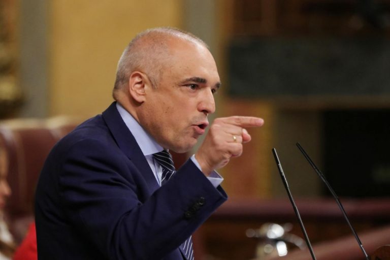 PSOE exige a Ayuso que deje de pelearse 