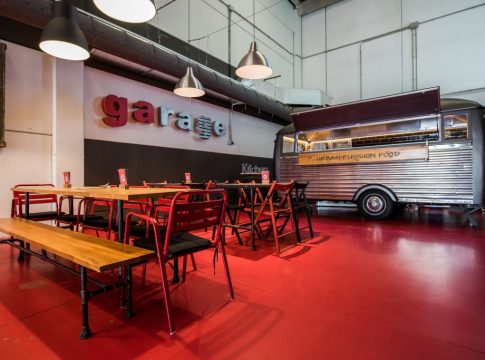Sala y food truck Six & Co