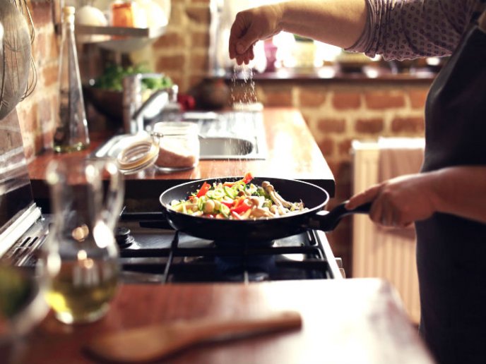 Trucos que te salvan si la comida te ha salido salada