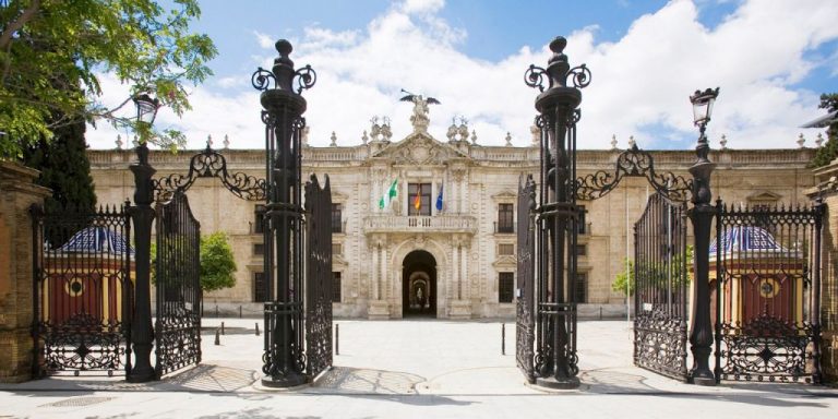 Apartan de la Universidad de Sevilla a un profesor por un presunto caso de acoso sexual