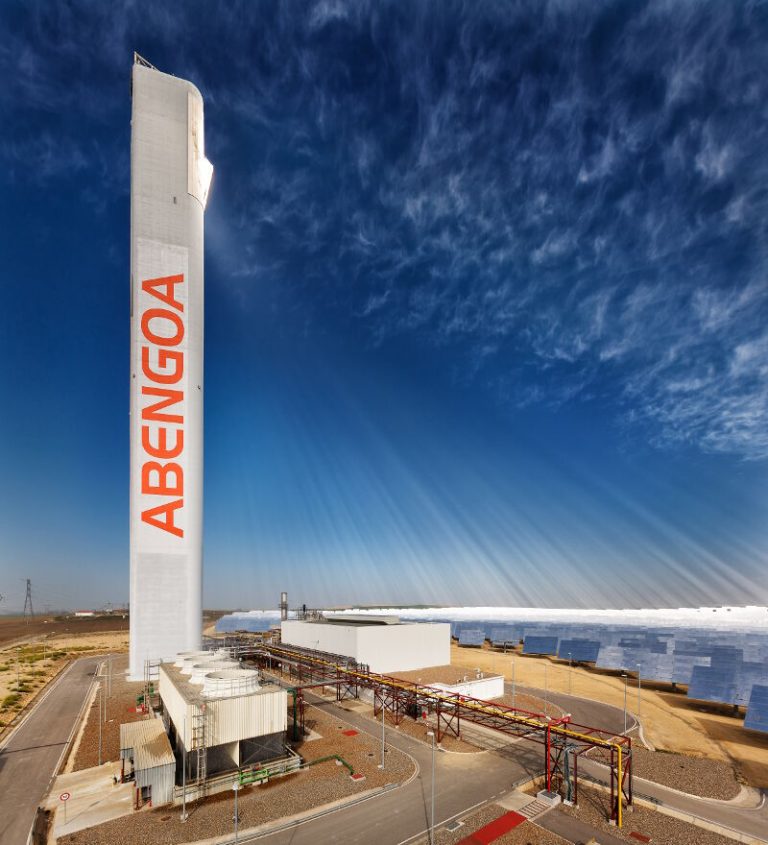 Accionistas: Abengoa dedica un 14% más a gastos financieros que a pagar las nóminas