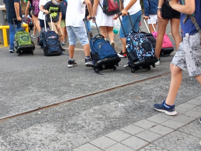 Suben a cinco las aulas de Infantil y Primaria en cuarentena en Cantabria