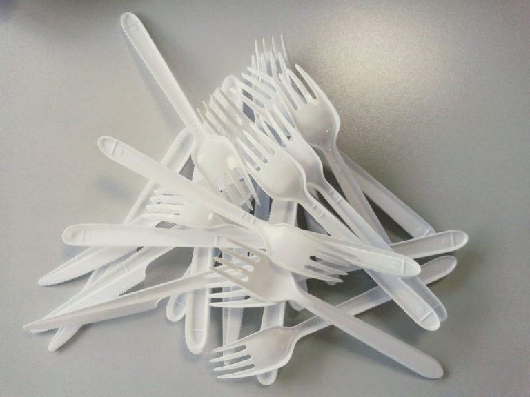 Amazon no venderá artículos de plástico de un solo uso a partir del 21 de diciembre