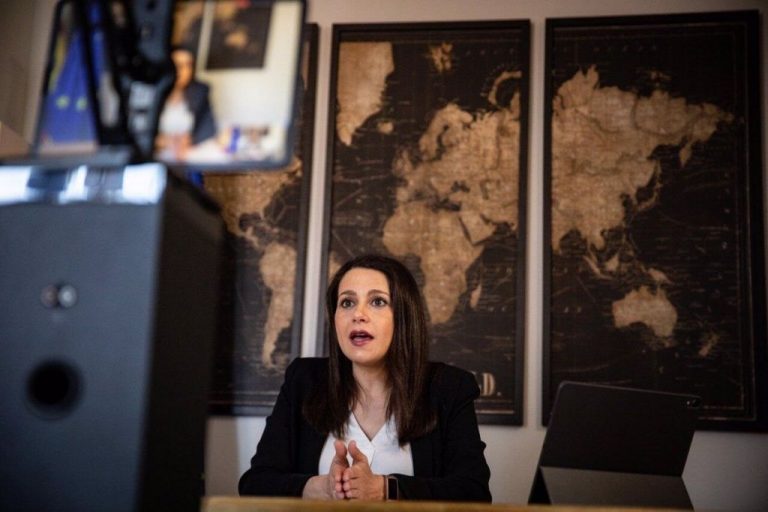 Arrimadas dice al Gobierno que Cs llevará a Bruselas el 